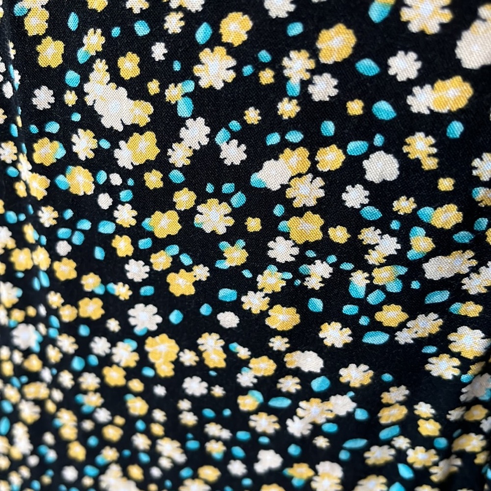 Forever 21 Ditsy Floral Summer Mini Swing Dress with Back Piece, size Medium - Picture 6 of 12